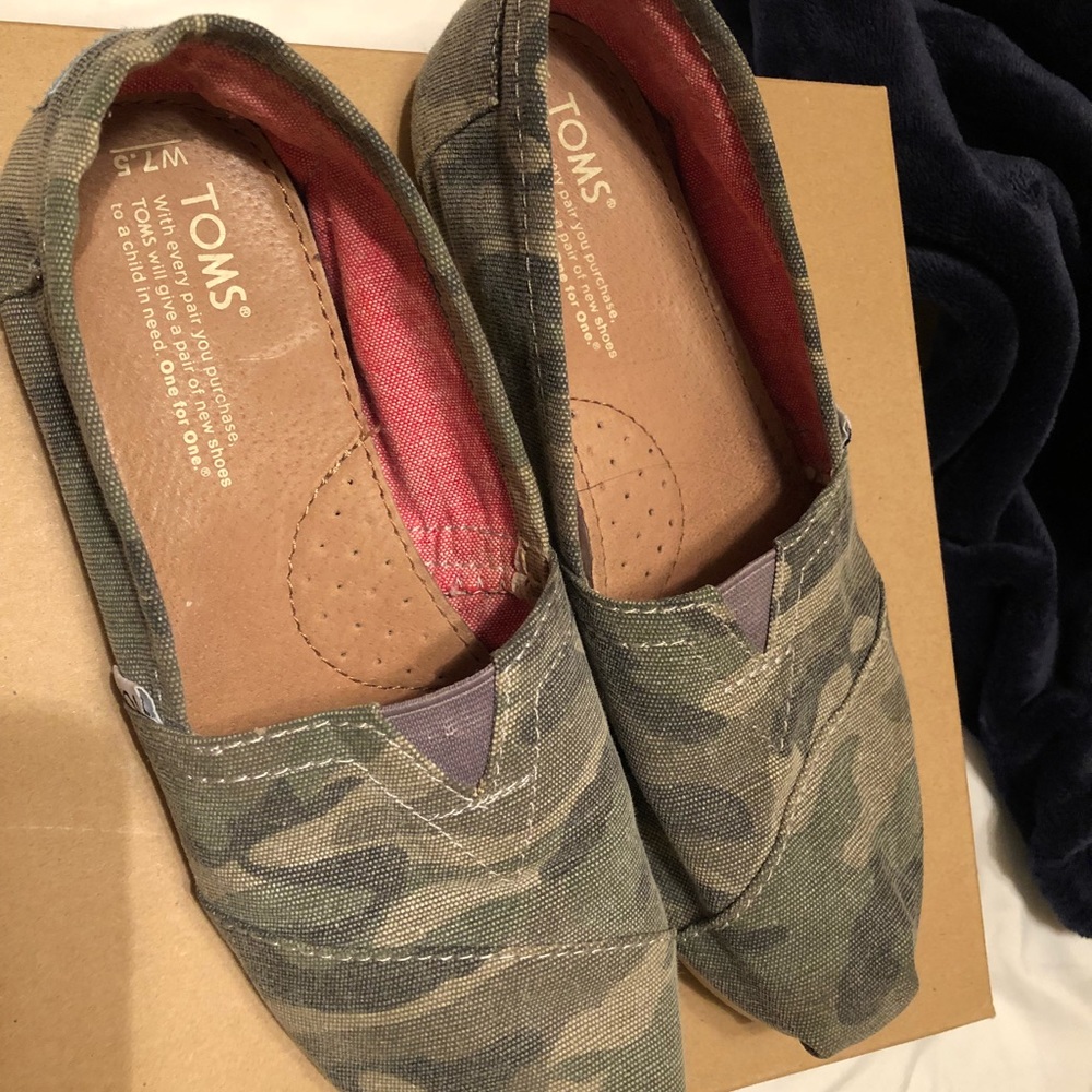 Toms
